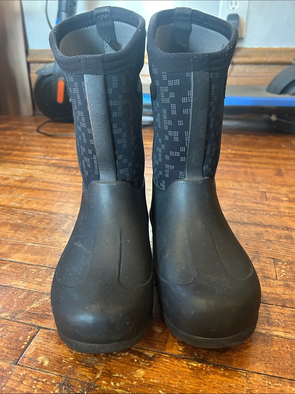 Neoclassic Bogs snow boots sz 2